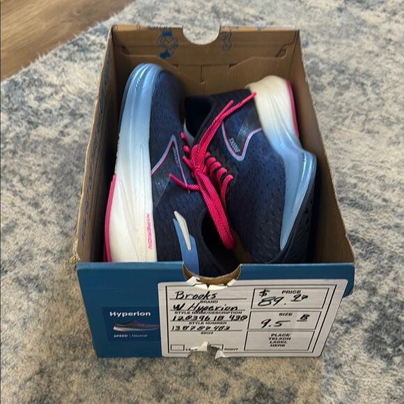NWT NIB WOMEN'S BROOKS Hyperion 1203961B430 Sz 9.5 - Picture 2 of 4